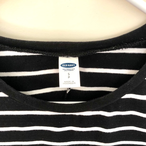 Black and White Fitted Tshirt Dress - Picture 2 of 3